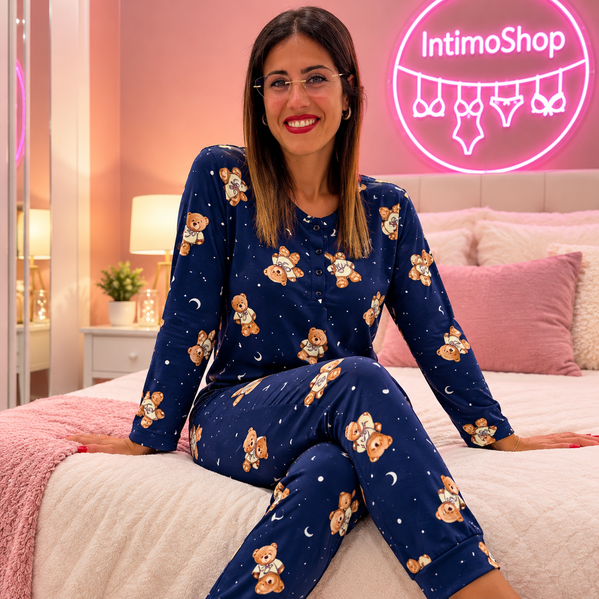 Pigiama donna orsetti e lune Blu notte indossato